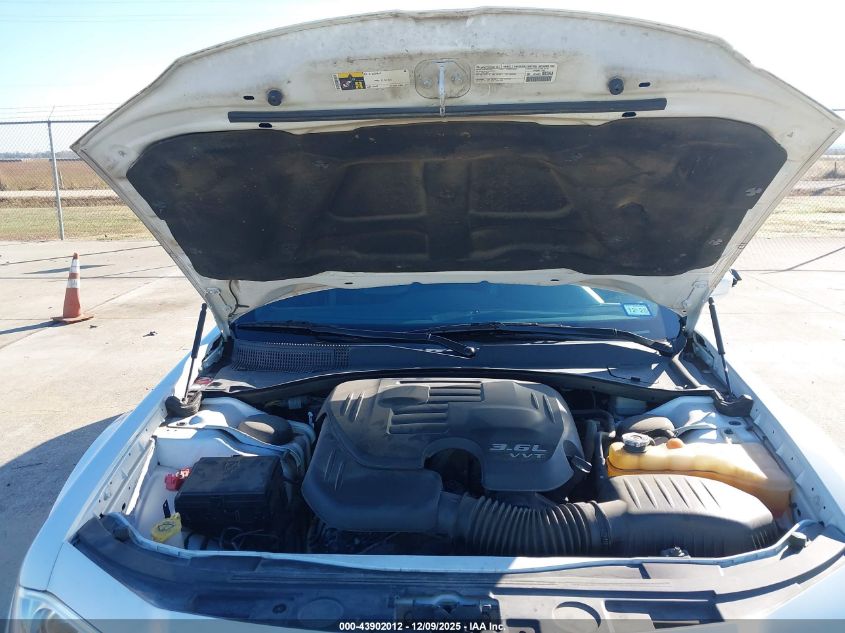 2014 Chrysler 300 VIN: 2C3CCAAG1EH288561 Lot: 43902012