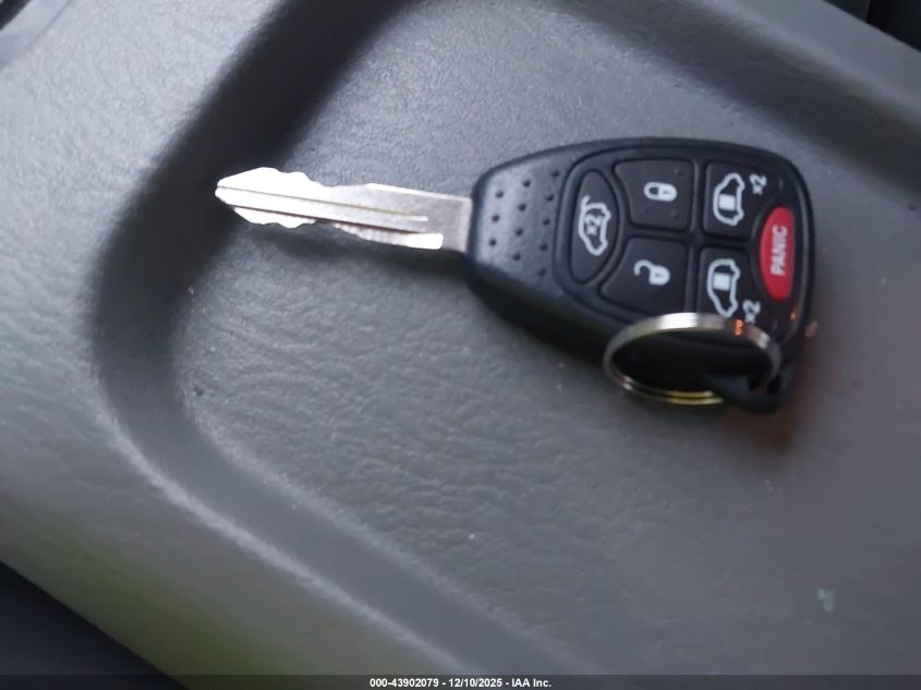 2004 Chrysler Town & Country Touring VIN: 2C4GP54L74R520574 Lot: 43902079