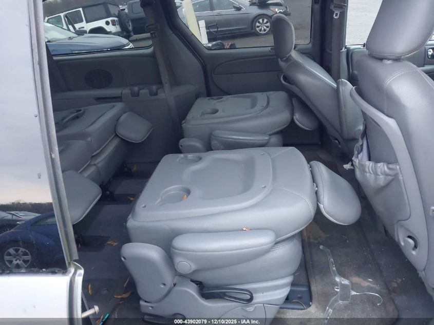 2004 Chrysler Town & Country Touring VIN: 2C4GP54L74R520574 Lot: 43902079