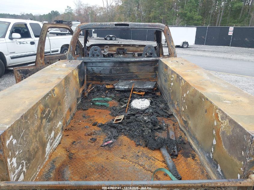 2005 Ford F-350 Xl/Xlt VIN: 1FDWF30565EC97061 Lot: 43902141