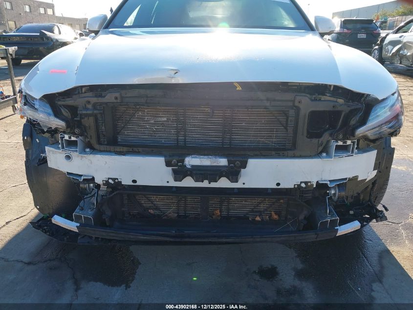 2025 Volvo V60 Cross Country B5 Plus VIN: YV4L12WK0S2149799 Lot: 43902168