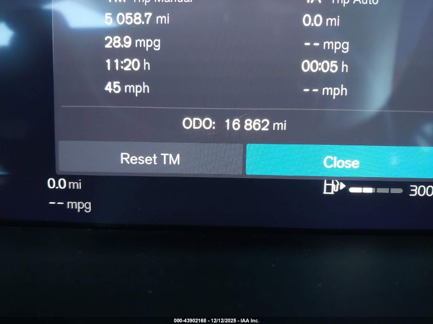 2025 Volvo V60 Cross Country B5 Plus VIN: YV4L12WK0S2149799 Lot: 43902168