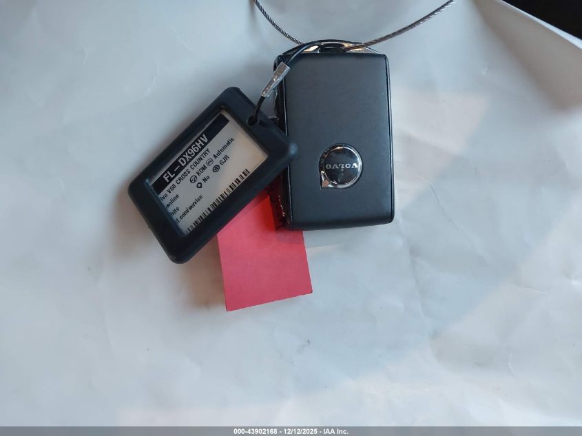 2025 Volvo V60 Cross Country B5 Plus VIN: YV4L12WK0S2149799 Lot: 43902168