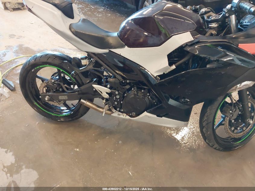 2022 Kawasaki Ex400 VIN: JKAEXKG17NDAJ1294 Lot: 43902212