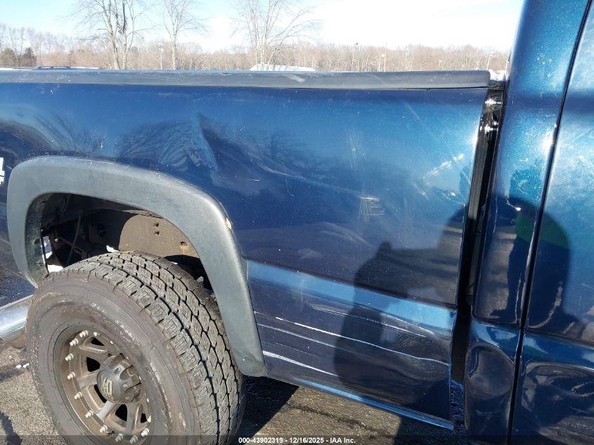 2005 GMC Sierra 2500Hd Slt VIN: 1GTHK232X5F813582 Lot: 43902319