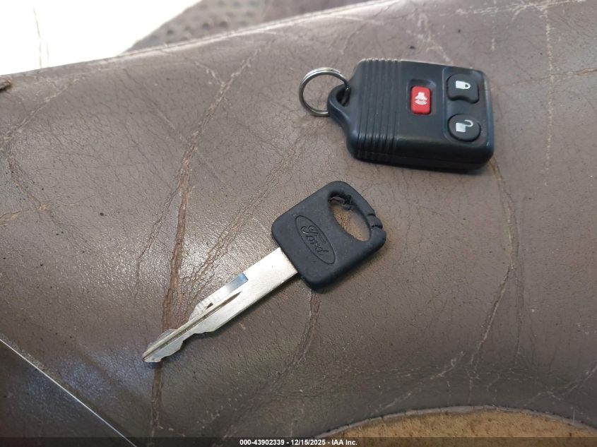 1999 Ford F-350 Lariat/Xl/Xlt VIN: 1FTWW32F1XED56790 Lot: 43902339