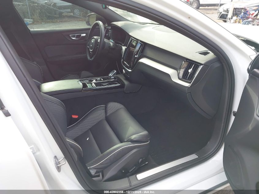 2024 Volvo S60 Recharge Plug-In Hybrid T8 Plus Black Edition