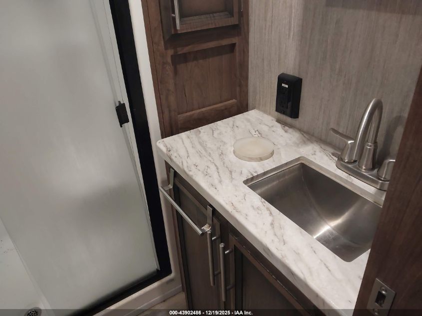 2021 Kz 5Th Wheel Travel Trailer VIN: 4EZFD3620M6050827 Lot: 43902486