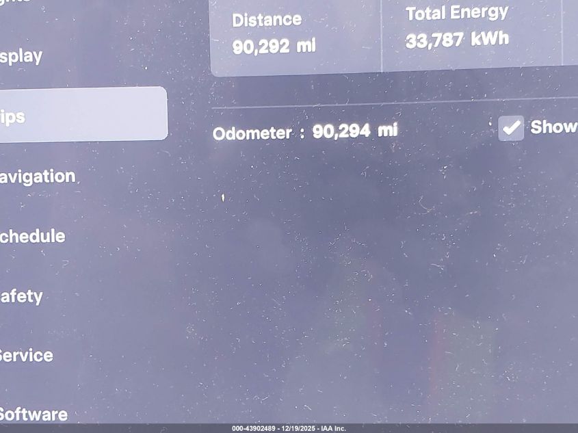 2018 Tesla Model X 100D/75D/P100D VIN: 5YJXCAE24JF112910 Lot: 43902489