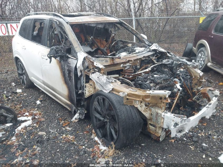 VOLVO XC90 T6 MOMENTUM