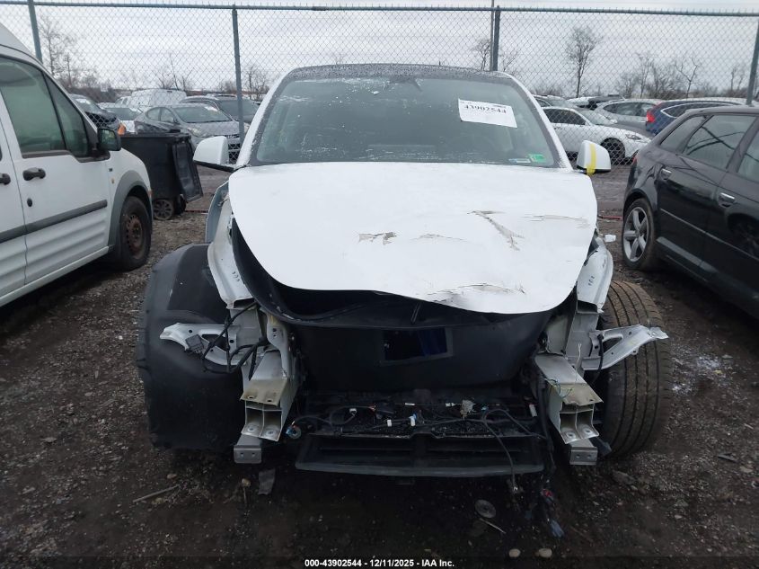 2022 Tesla Model Y Long Range Dual Motor All-Wheel Drive VIN: 7SAYGDEE1NF358519 Lot: 43902544