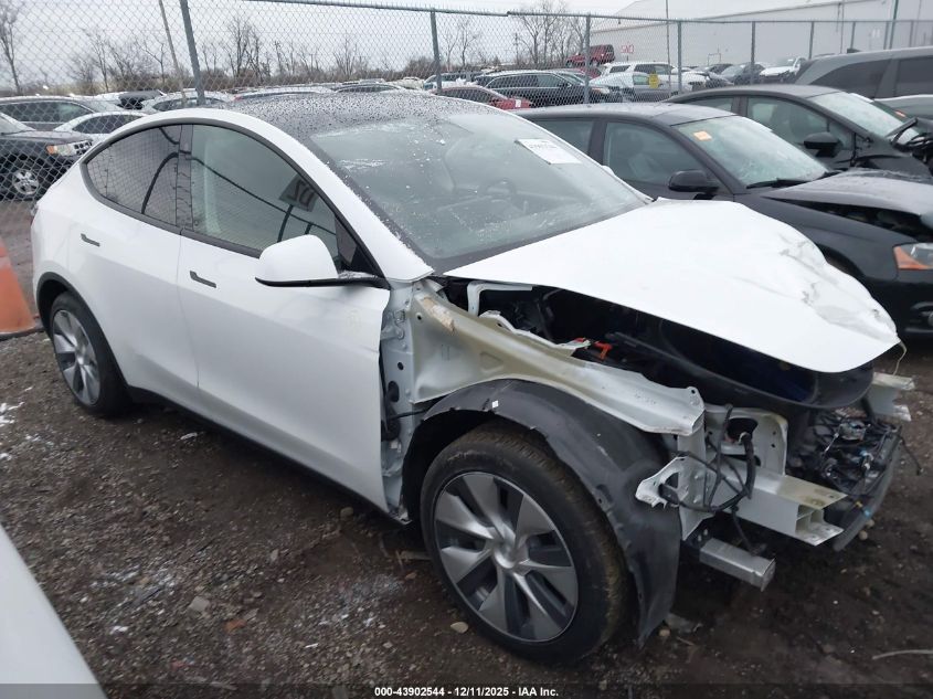 2022 Tesla Model Y Long Range Dual Motor All-Wheel Drive VIN: 7SAYGDEE1NF358519 Lot: 43902544