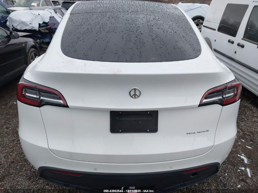 2022 Tesla Model Y Long Range Dual Motor All-Wheel Drive VIN: 7SAYGDEE1NF358519 Lot: 43902544