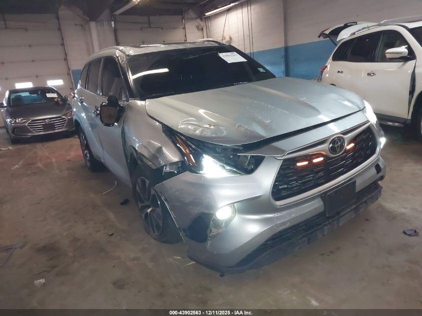 TOYOTA HIGHLANDER XLE