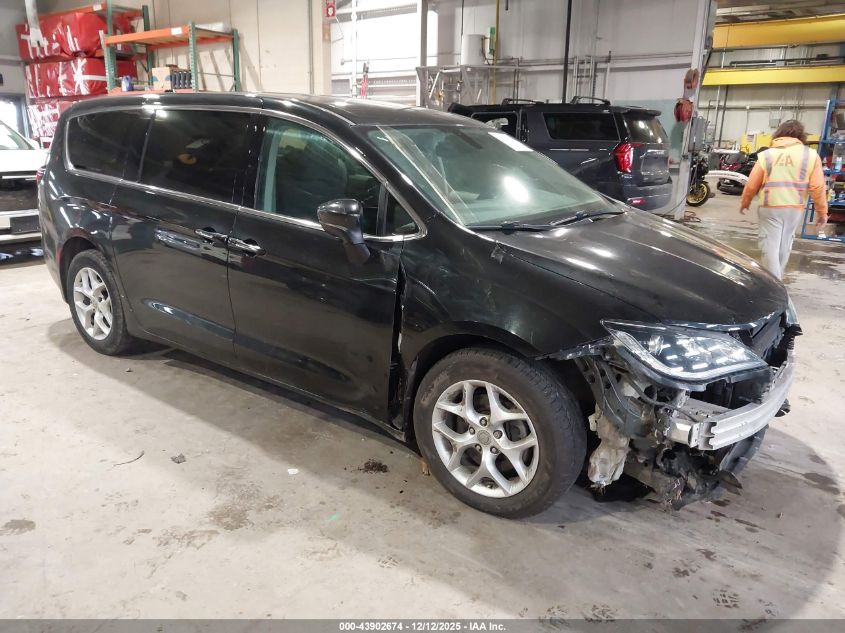 CHRYSLER PACIFICA TOURING PLUS