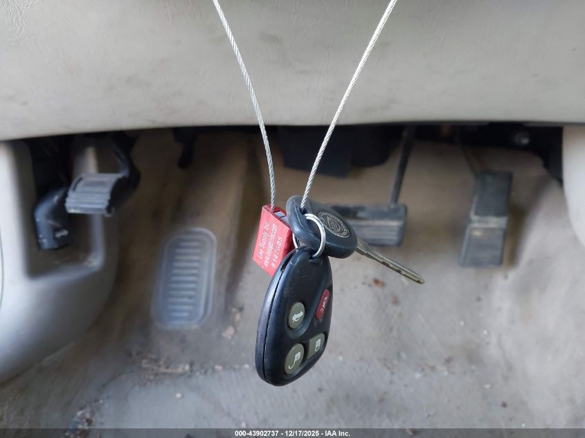 2005 Cadillac Deville Livery VIN: 1G6KD54YX5U232201 Lot: 43902737