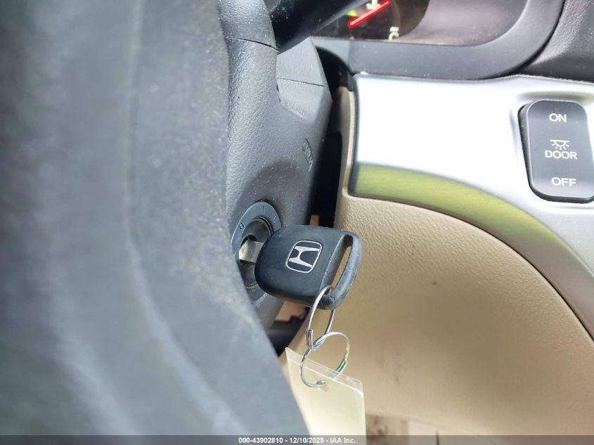 2008 Honda Odyssey Ex-L VIN: 5FNRL386X8B107028 Lot: 43902810