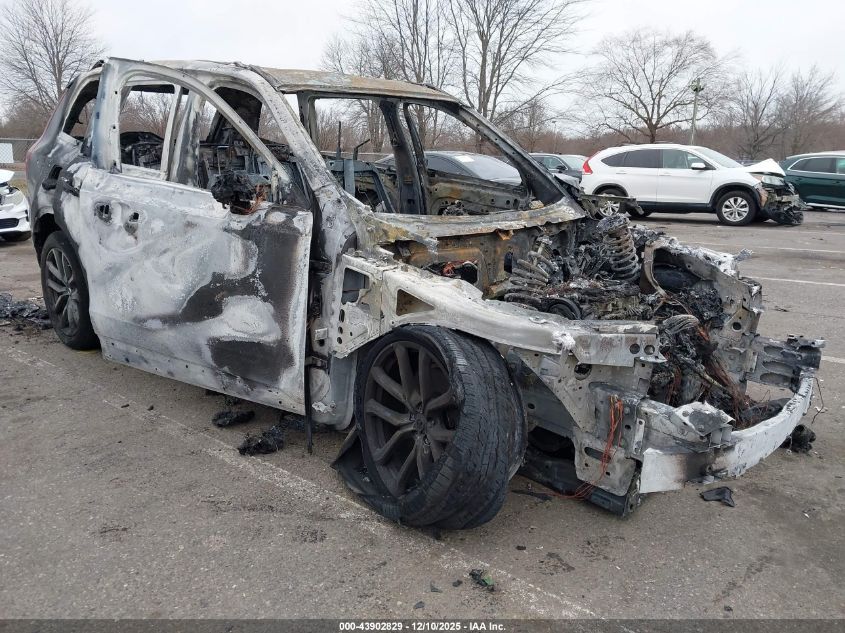 VOLVO XC90 T6 MOMENTUM