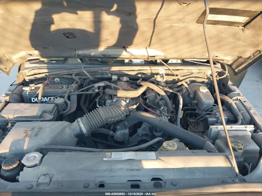 2008 Jeep Wrangler Unlimited Sahara VIN: 1J4GB59198L530330 Lot: 43902852