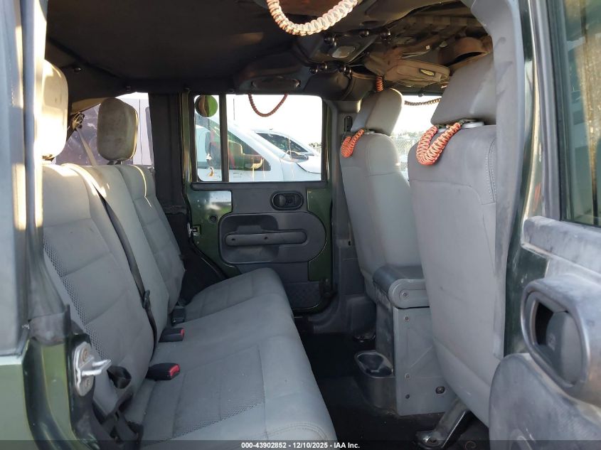 2008 Jeep Wrangler Unlimited Sahara VIN: 1J4GB59198L530330 Lot: 43902852