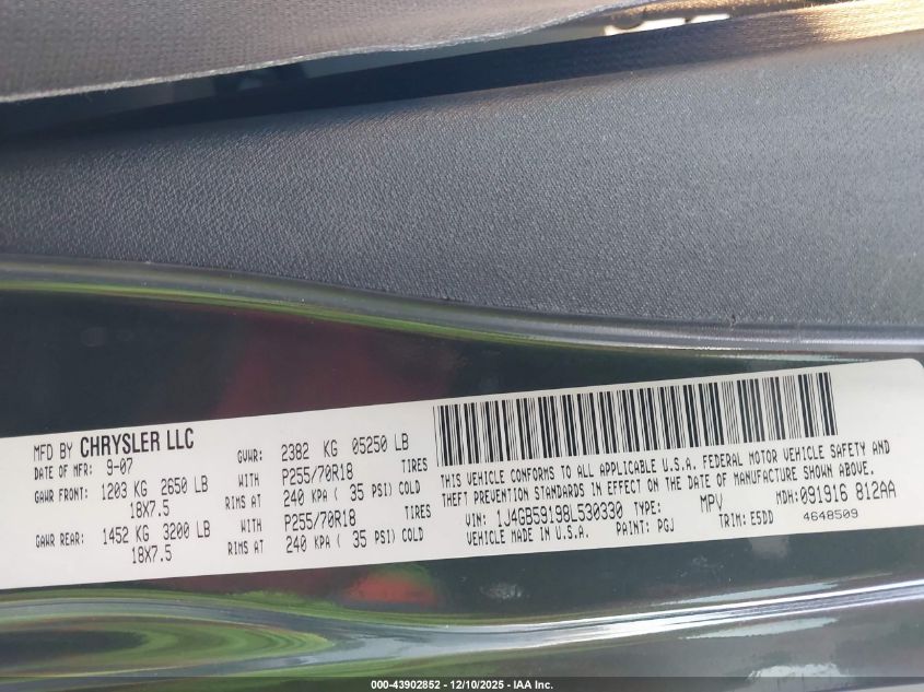 2008 Jeep Wrangler Unlimited Sahara VIN: 1J4GB59198L530330 Lot: 43902852