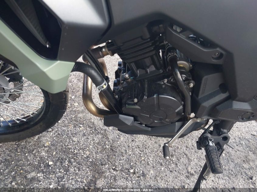 2024 Kawasaki Kle300 C VIN: JKALE8C13RDA18979 Lot: 43902903