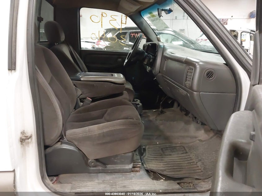 2005 GMC Sierra 2500Hd Work Truck