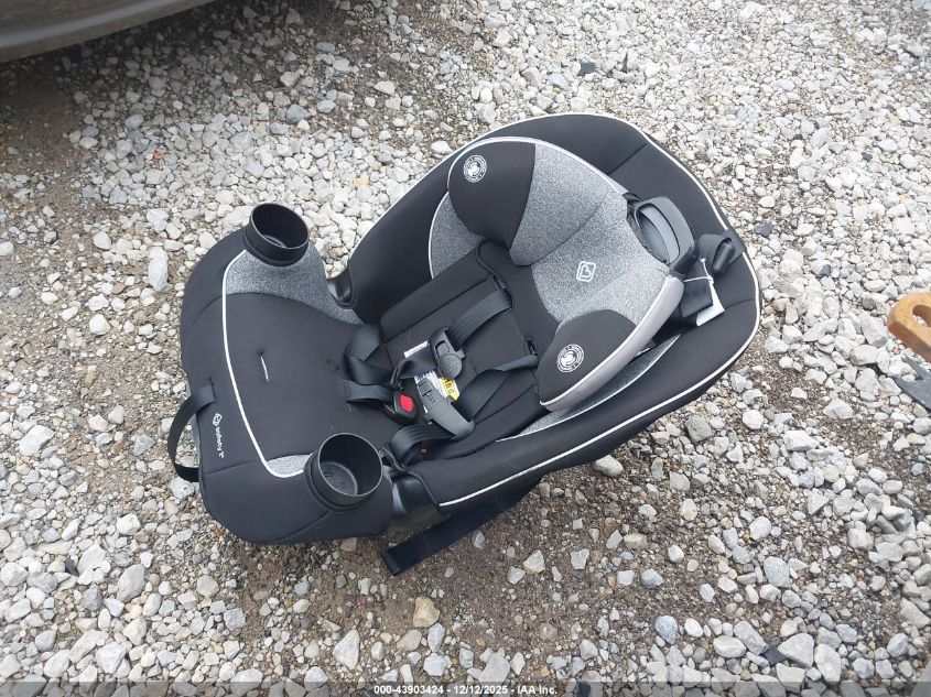 2018 GMC Yukon Xl Denali VIN: 1GKS1HKJ3JR197676 Lot: 43903424