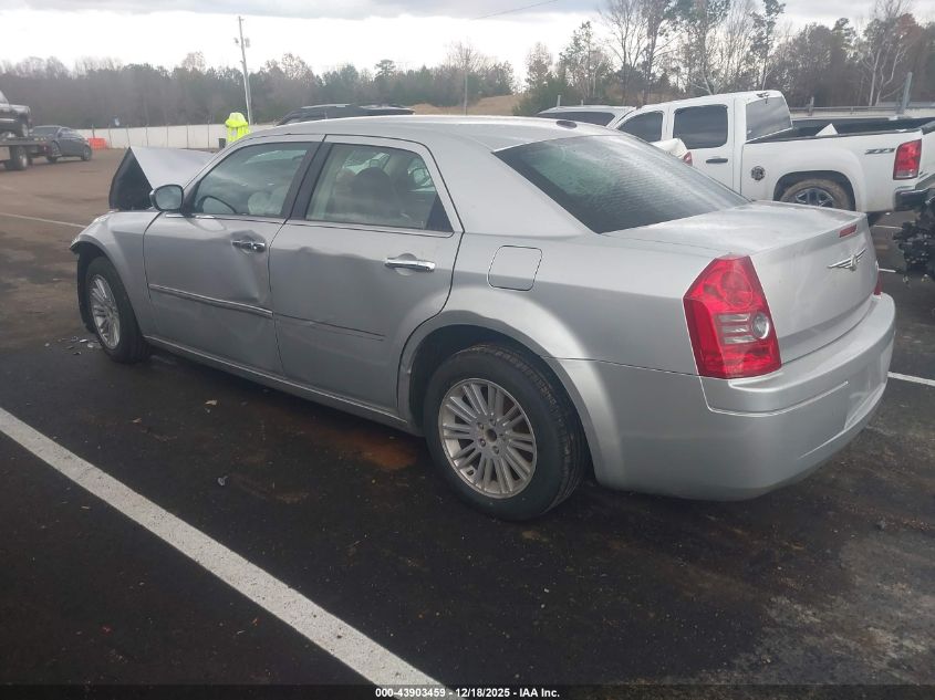 2010 Chrysler 300 Touring/Signature Series/Executive Series VIN: 2C3CA5CV1AH195607 Lot: 43903459