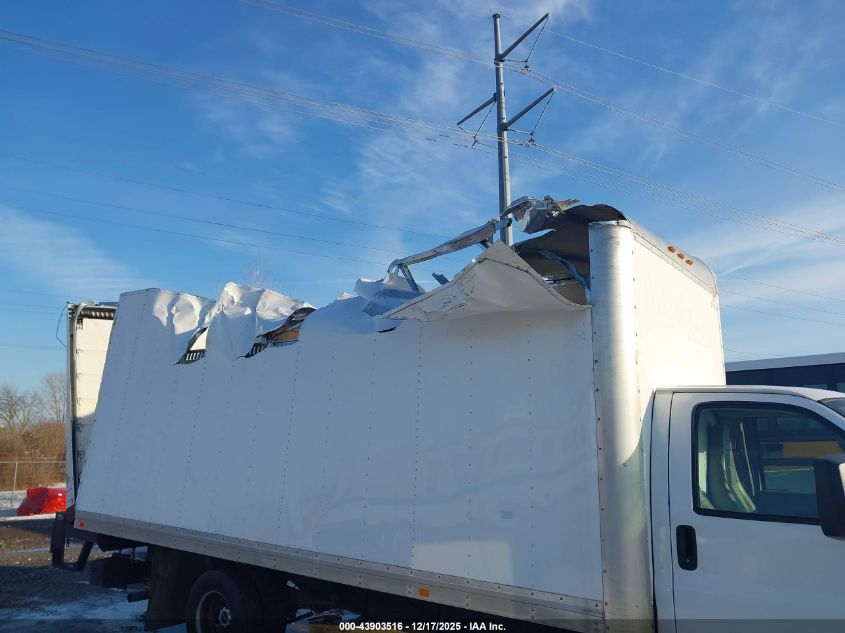 2017 GMC Savana Cutaway 4500 Series VIN: 1GD67VCGXH1195912 Lot: 43903516