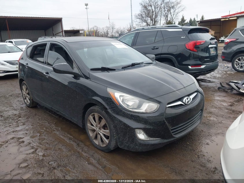 KMHCU5AE2CU025788 HYUNDAI ACCENT Photo 1
