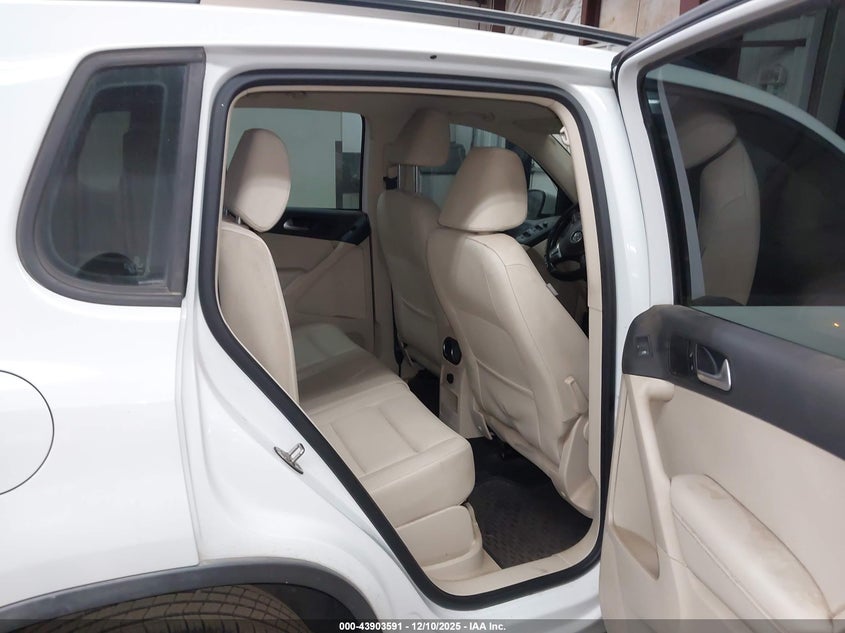 WVGAV7AX2GW601584 2016 VOLKSWAGEN TIGUAN photo no. 8