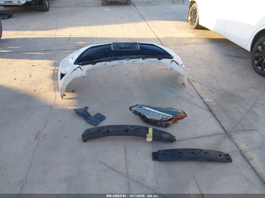 2017 Toyota Corolla Le VIN: 5YFBURHE2HP671088 Lot: 43903761