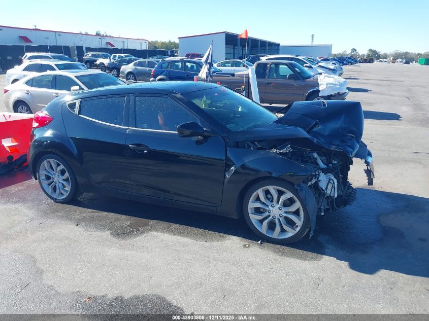 HYUNDAI VELOSTER BASE W/RED/BLACK