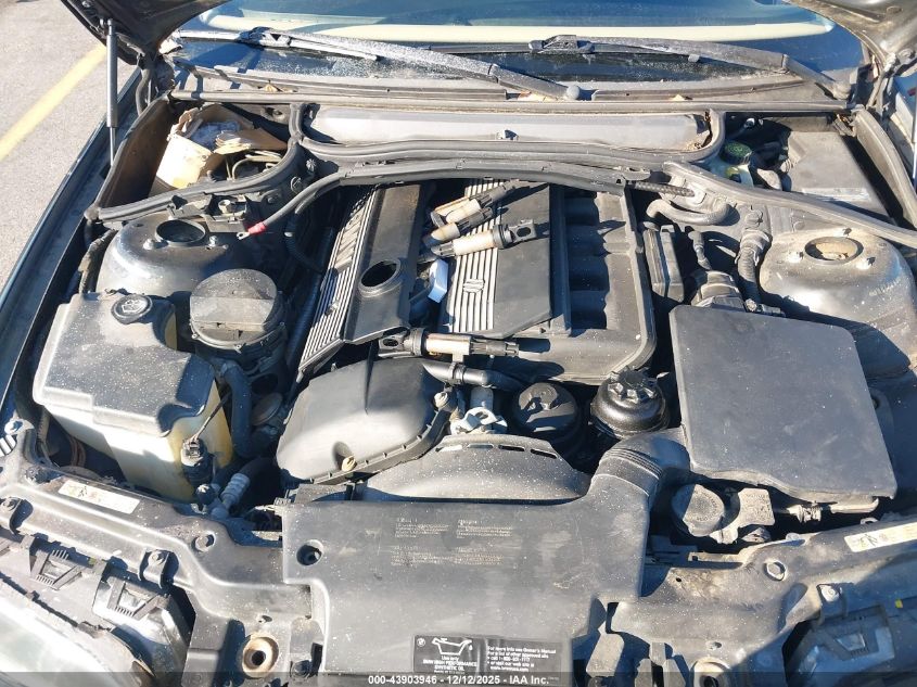 2004 BMW 325Xi VIN: WBAEU33454PR06374 Lot: 43903946