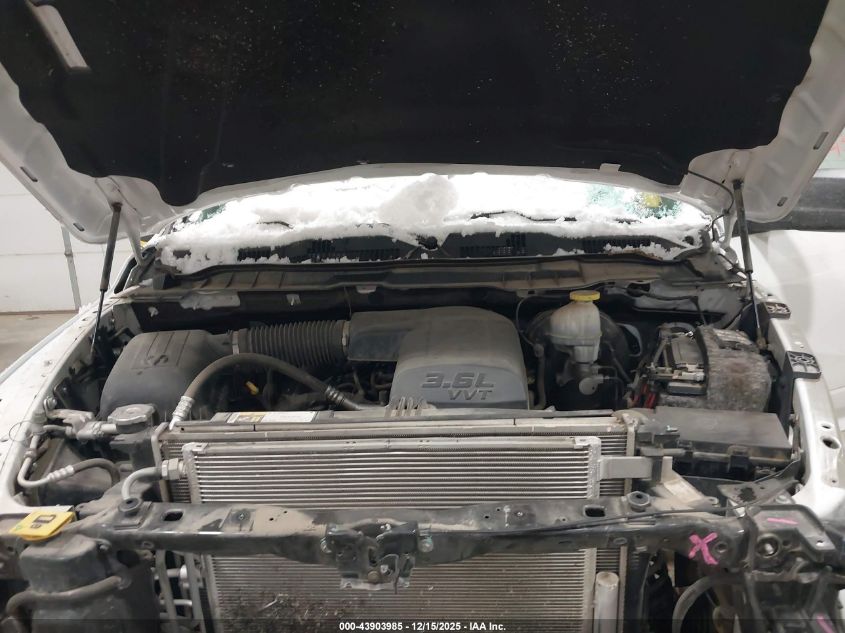 2019 Ram 1500 Classic Tradesman 4X4 8' Box VIN: 3C6JR7DG5KG657926 Lot: 43903985