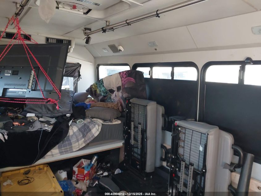 2017 Ford E-350 Cutaway VIN: 1FDEE3FS8HDC31990 Lot: 43904012