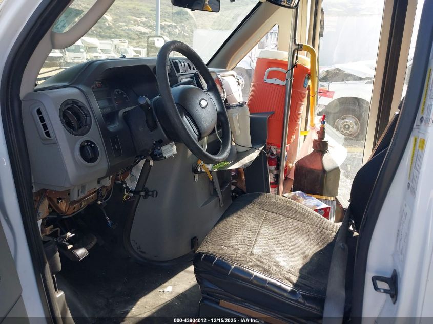 2017 Ford E-350 Cutaway VIN: 1FDEE3FS8HDC31990 Lot: 43904012