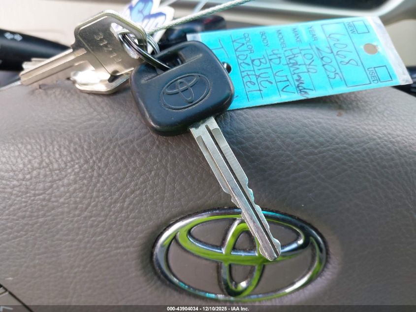 2005 Toyota Highlander V6 VIN: JTEGP21A550075695 Lot: 43904034