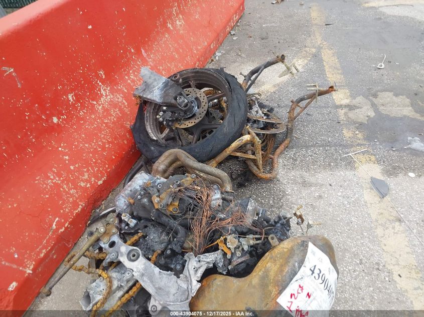 2025 Kawasaki Zx636 K VIN: JKBZXJJ18SA026574 Lot: 43904075