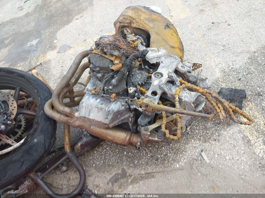 2025 Kawasaki Zx636 K VIN: JKBZXJJ18SA026574 Lot: 43904075