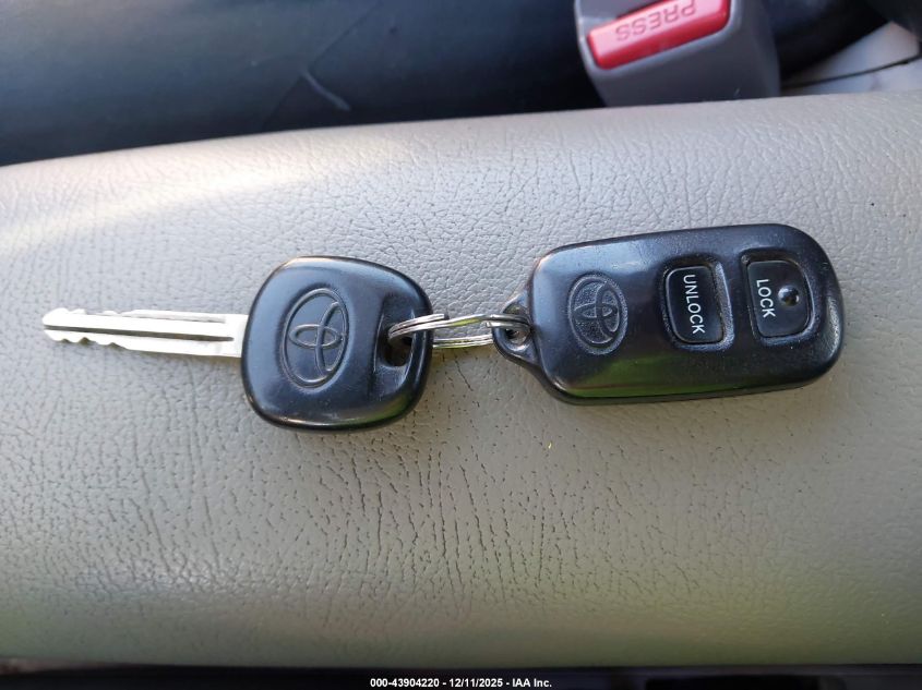 2001 Toyota Prius Base (Ecvt) VIN: JT2BK12U610037556 Lot: 43904220