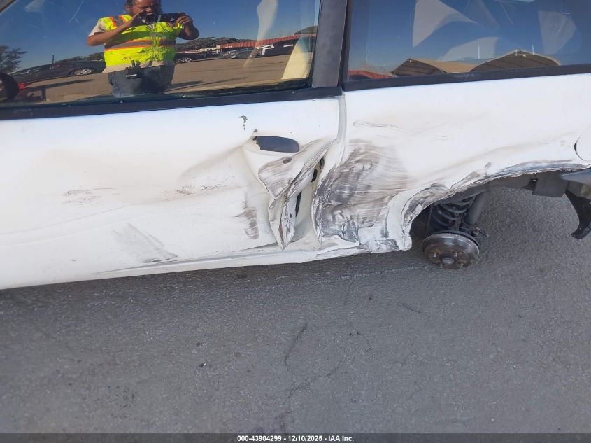 1998 Chevrolet Metro VIN: 2C1MR2260W6701428 Lot: 43904299