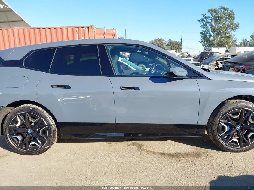 2024 BMW Ix xDrive50 VIN: WB523CF01RCR03239 Lot: 43904357