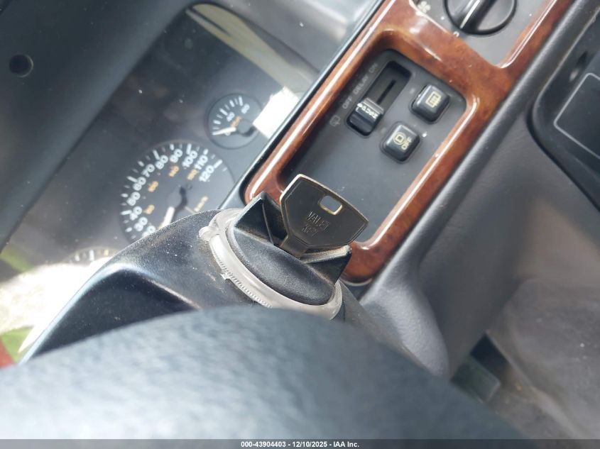 1998 Jeep Grand Cherokee Laredo VIN: 1J4GZ58S5WC106520 Lot: 43904403