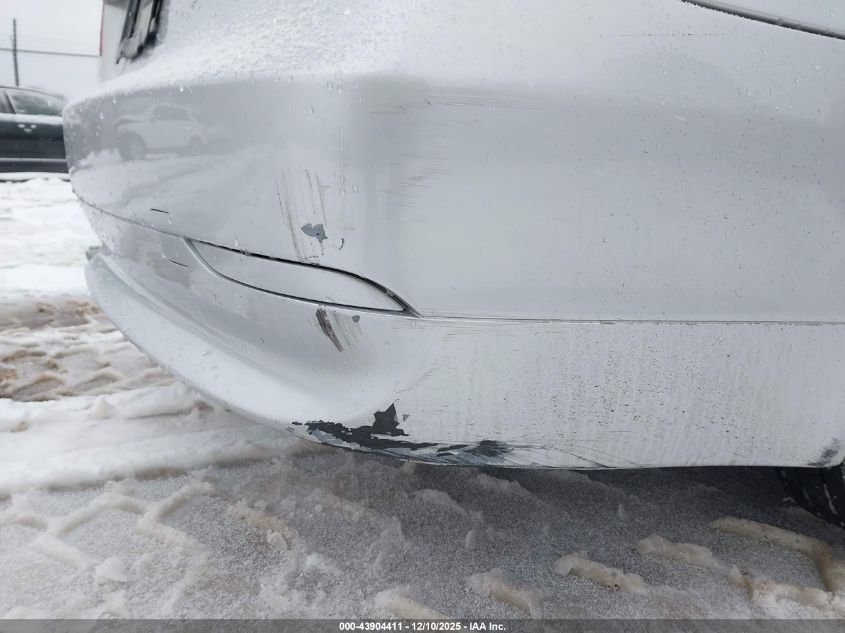 2007 BMW 525I VIN: WBANE53507CY05613 Lot: 43904411