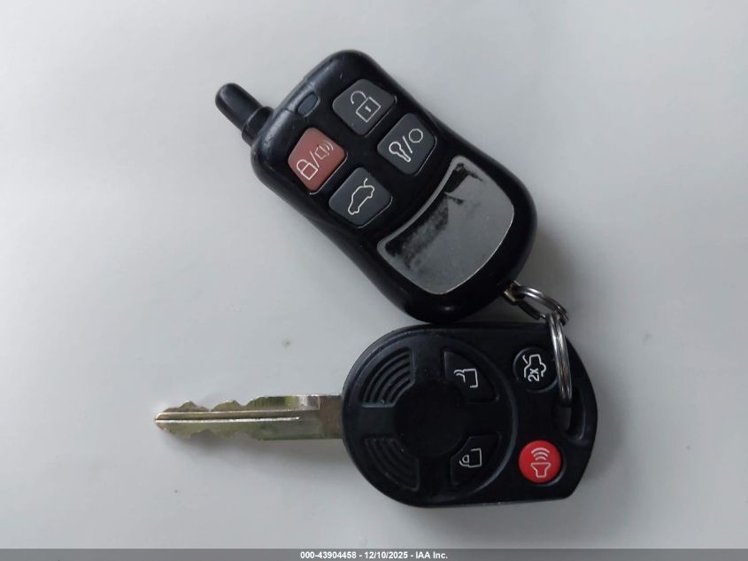 2009 Ford Escape Xlt VIN: 1FMCU93G19KB10048 Lot: 43904458