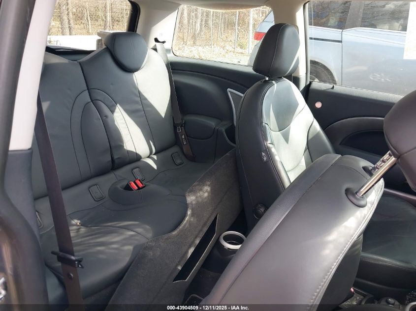 2006 Mini Cooper S VIN: WMWRE335X6TL17063 Lot: 43904509