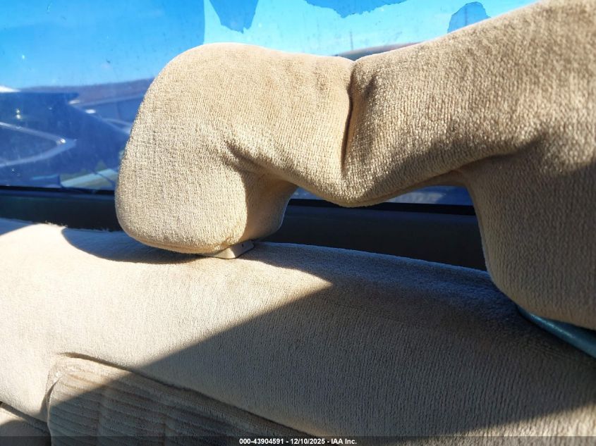 1992 Chevrolet Gmt-400 C1500 VIN: 1GCDC14Z9NZ147637 Lot: 43904591