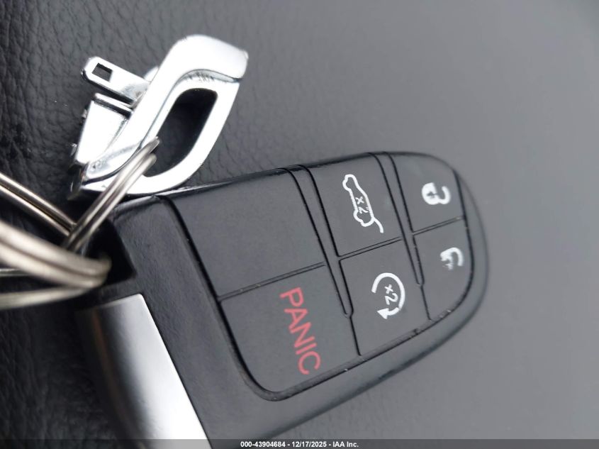 2015 Jeep Grand Cherokee Limited VIN: 1C4RJFBG9FC225364 Lot: 43904684